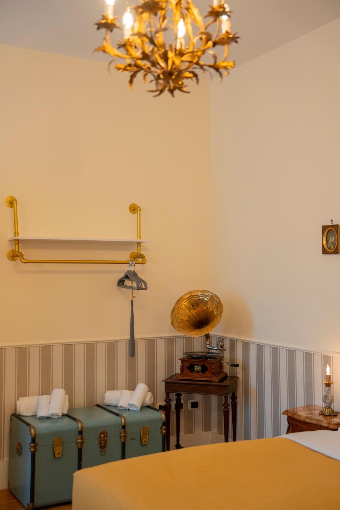 Casa Santangelo Suites Salerno Ngoại thất bức ảnh