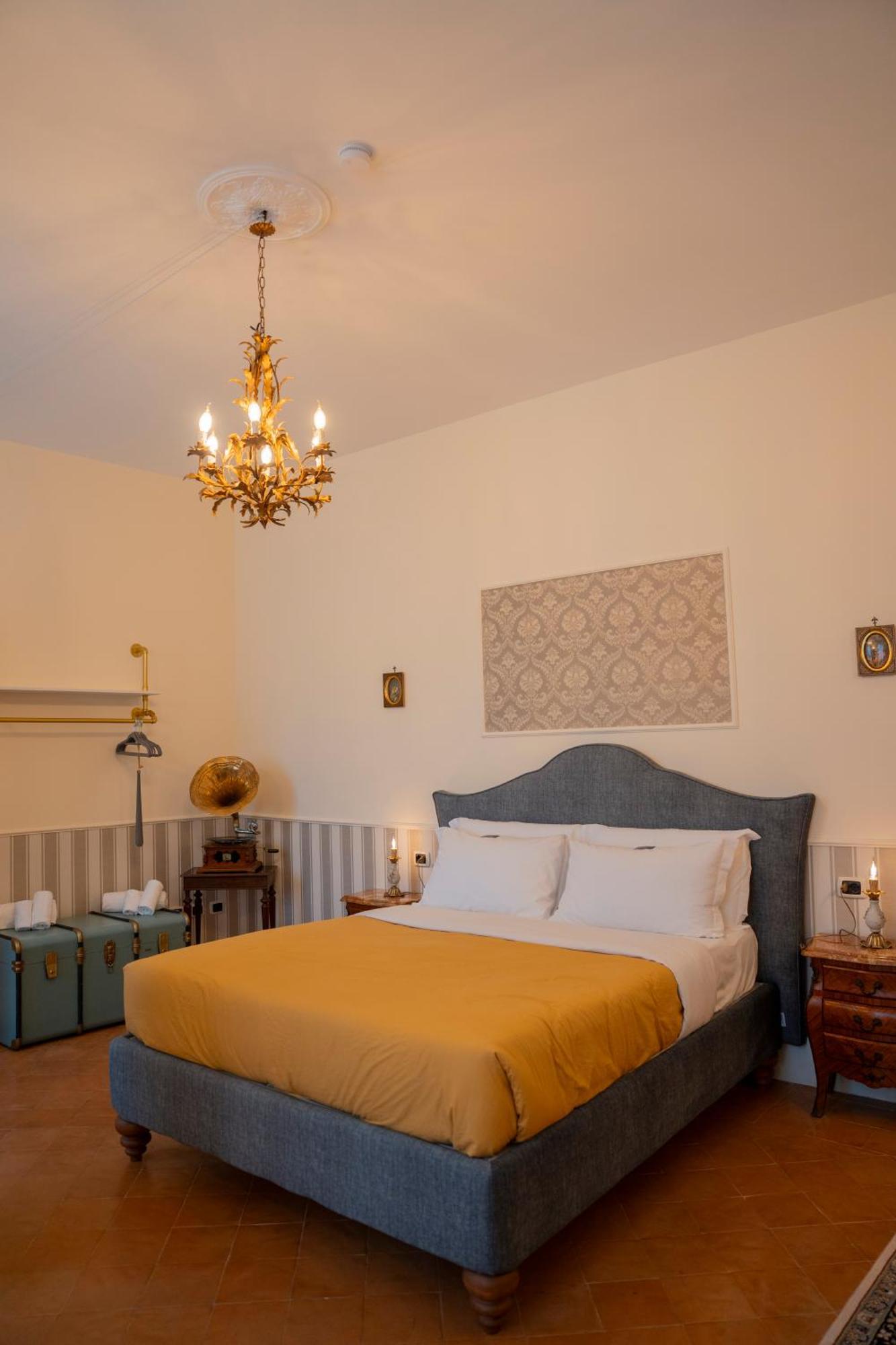 Casa Santangelo Suites Salerno Ngoại thất bức ảnh
