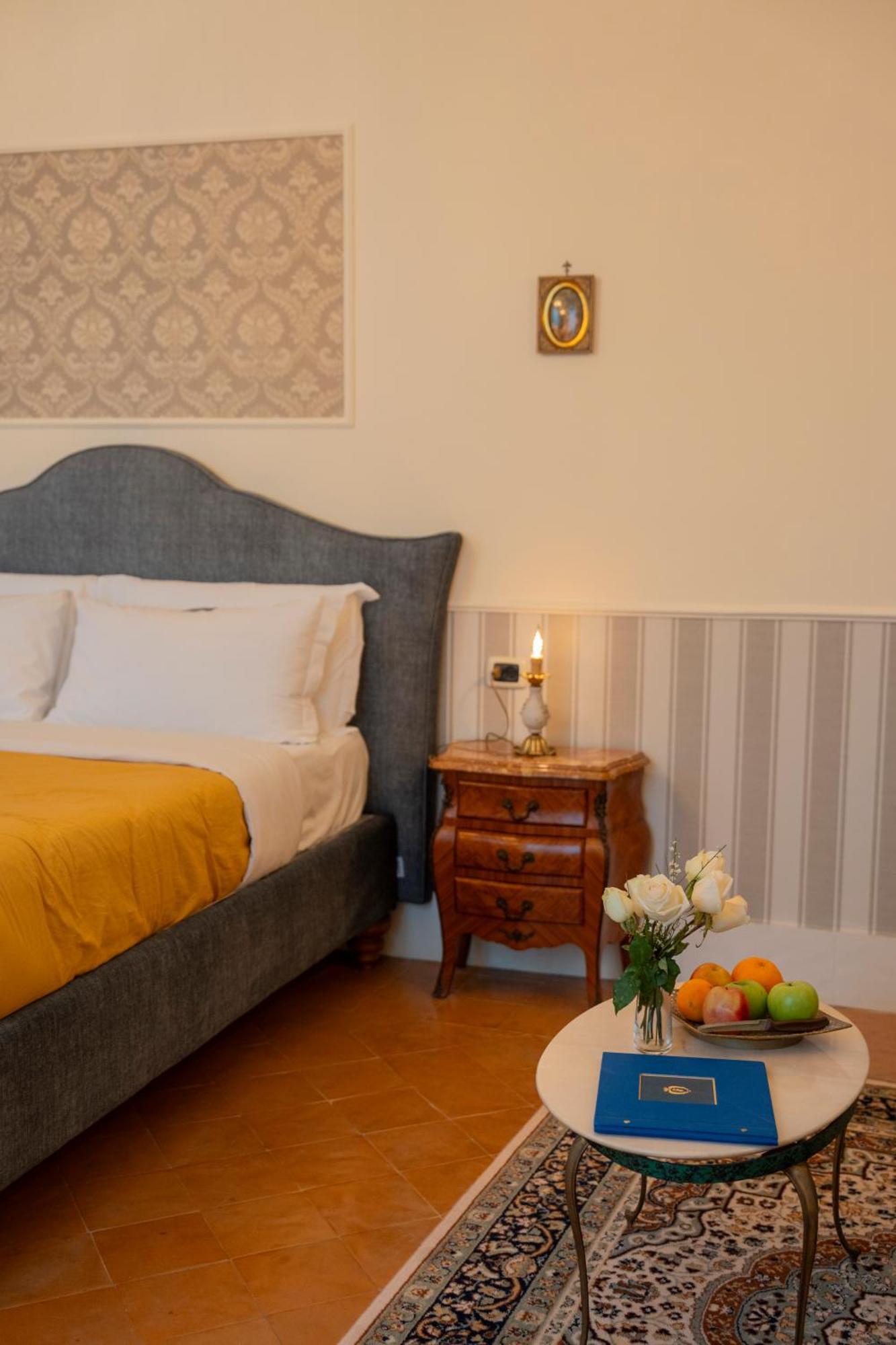 Casa Santangelo Suites Salerno Ngoại thất bức ảnh